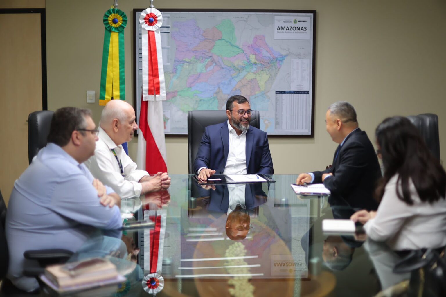 o governador Wilson Lima realizou uma reunião com representantes da BYD Auto